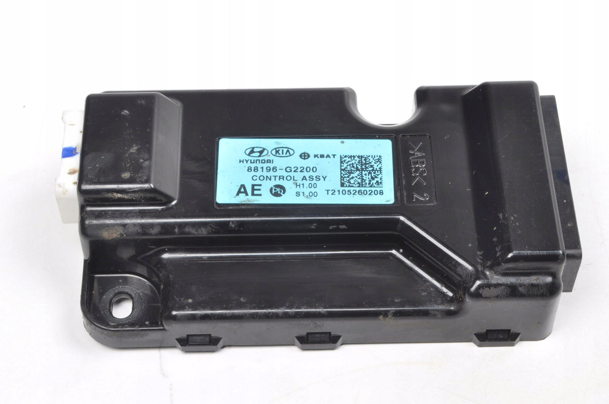 HYUNDAI IONIQ SEAT CONTROL MODULE RIGHT 88196-G2200
