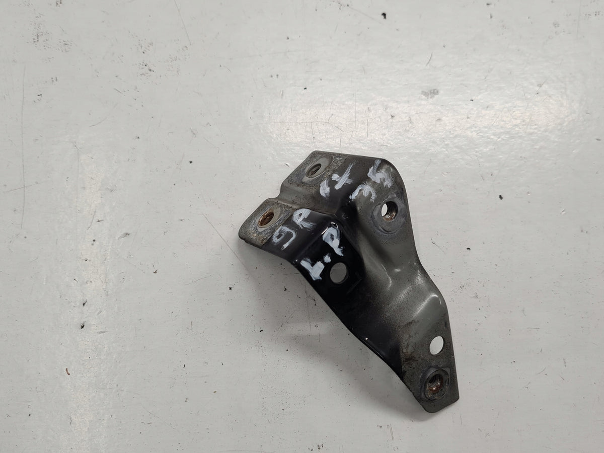 HYUNDAI IX35 FENDER BRACKET LEFT FRONT 9P