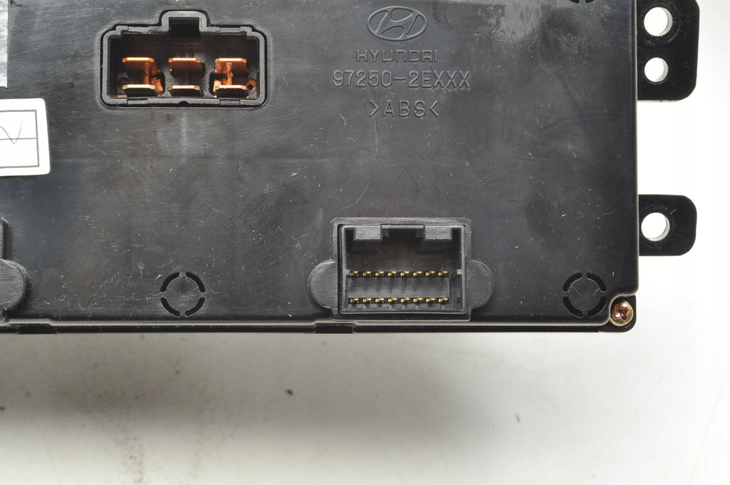 HYUNDAI TUCSON AND PANEL AIR CONDITIONING SWITCH 97250-2EXXX