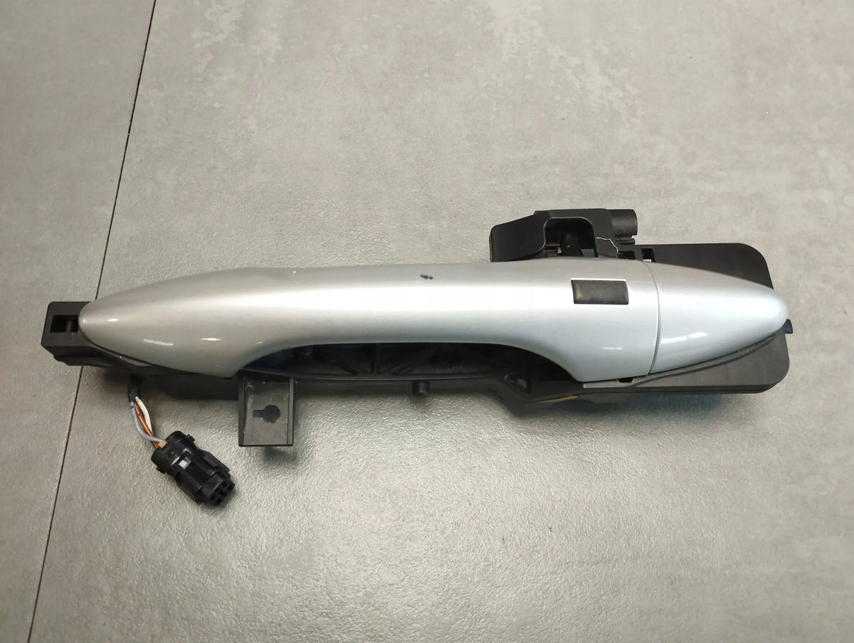 Hyundai ix35 HANDLE RIGHT FRONT KEYLESS RAH