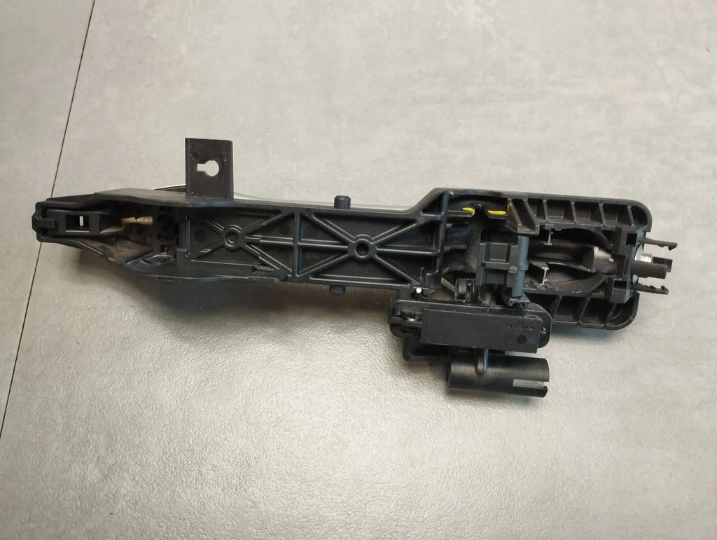 Hyundai ix35 HANDLE RIGHT REAR RAH