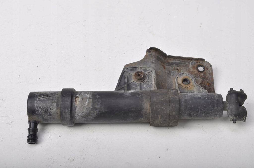 KIA SORENTO AND HEADLIGHT WASHER PUMP LEFT