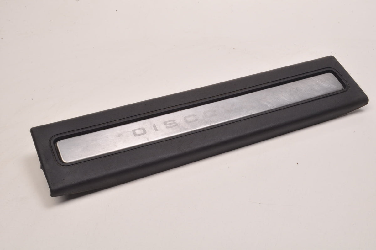LAND ROVER DISCOVERY L462 THRESHOLD STRIP RIGHT FRONT HY32-13200-AAW
