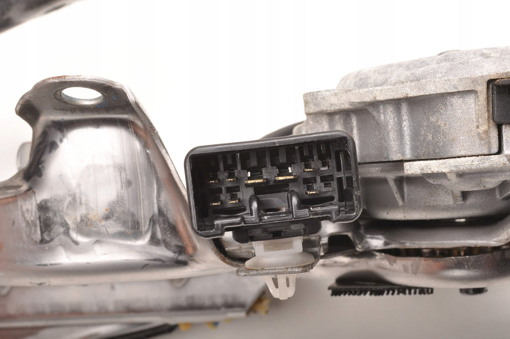 LEXUS RX II TAILGATE MECHANISM
