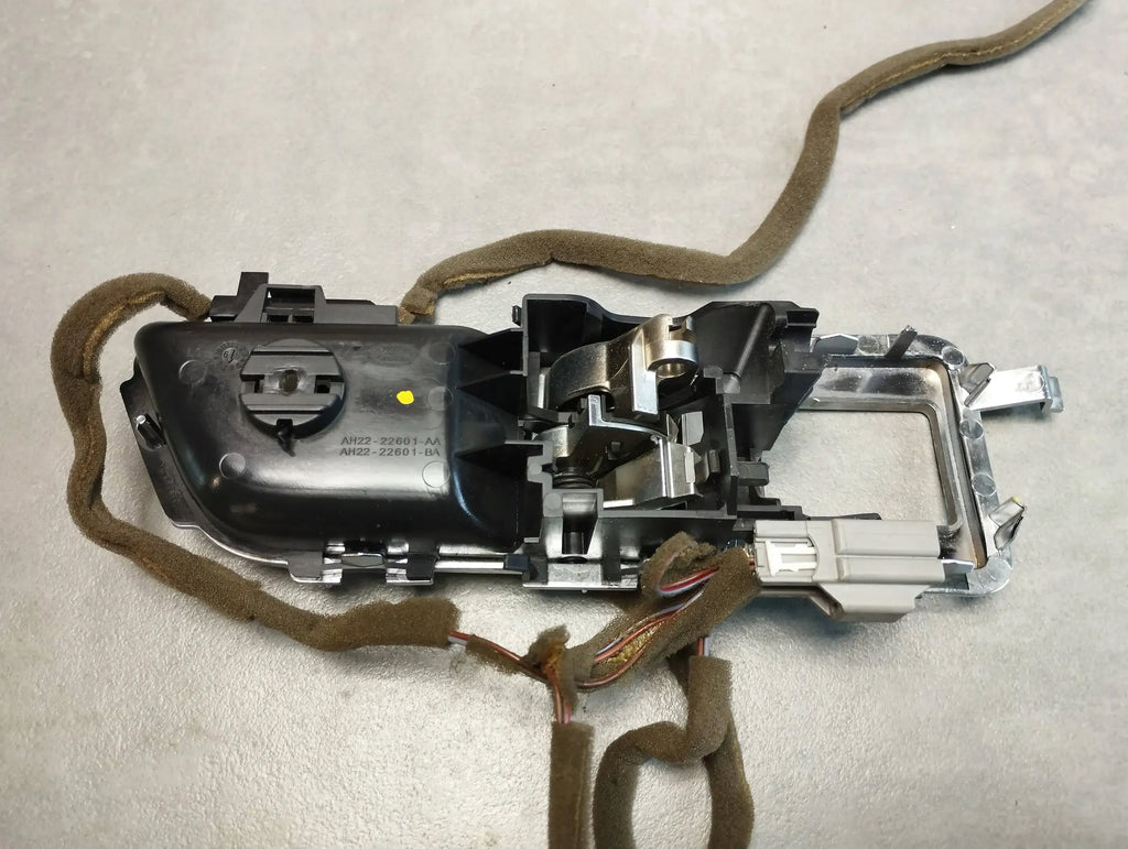 Land Rover Range Rover Sport L320 INTERIOR HANDLE LEFT FRONT AH2222601AA