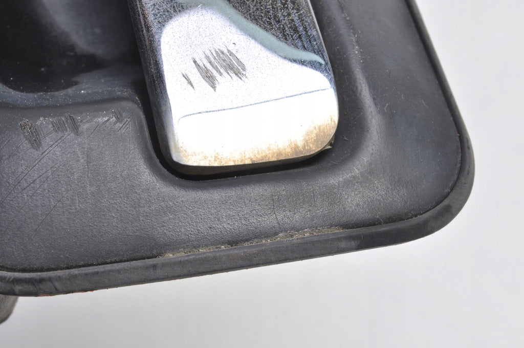 MITSUBISHI L200 DOOR HANDLE RIGHT REAR MB321420-4