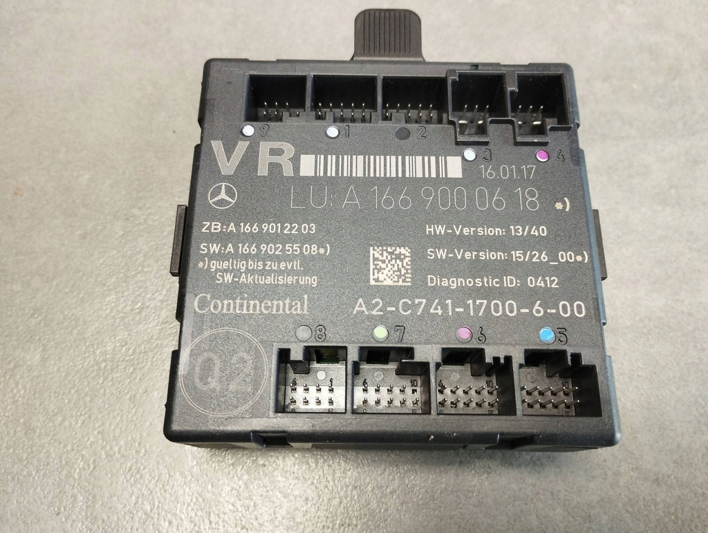 Mercedes-Benz B W246 W242 DOOR MODULE RIGHT FRONT A1669000618