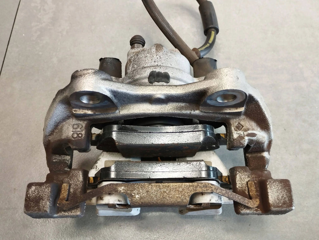 Mercedes-Benz CLS C218 CLAMP RIGHT REAR