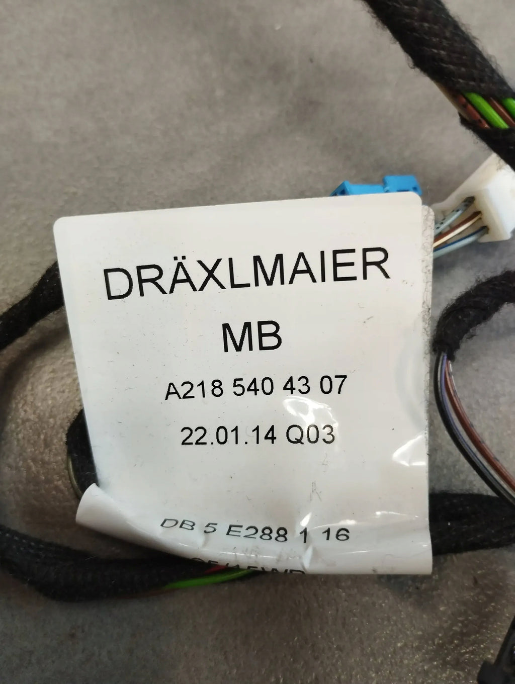 Mercedes-Benz CLS C218 DOOR HARNESS RIGHT FRONT A2185404307