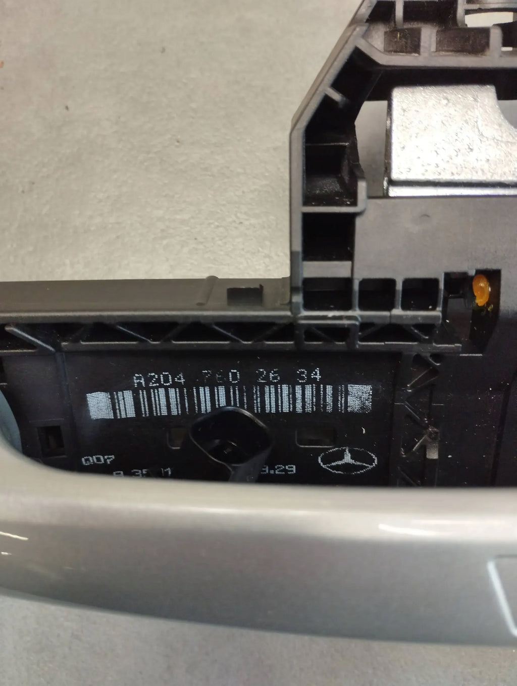 Mercedes-Benz CLS C218 HANDLE RIGHT FRONT KEYLESS A2047602634 775 UK