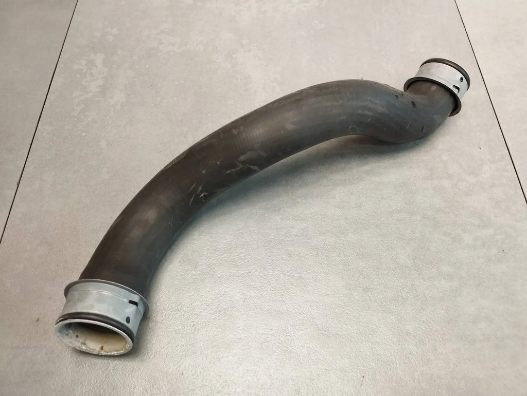 Mercedes-Benz CLS C218 RADIATOR PIPE HOSE A2045011582