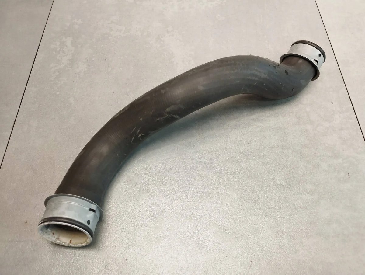Mercedes-Benz CLS C218 RADIATOR PIPE HOSE A2045011582