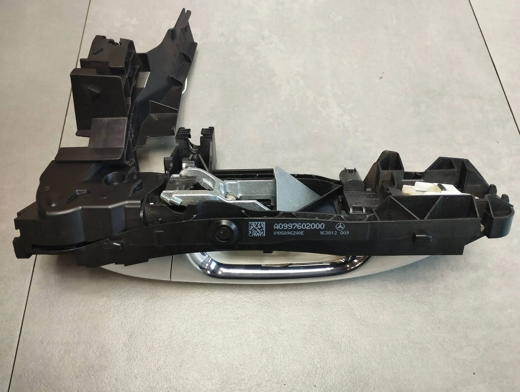 Mercedes-Benz GLC X253 HANDLE RIGHT FRONT 799 KEYLESS ENGLISH