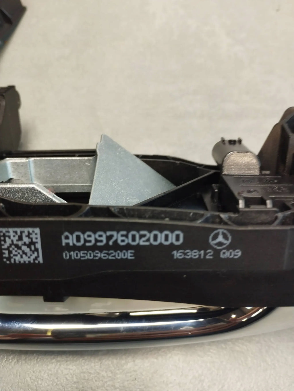 Mercedes-Benz GLC X253 HANDLE RIGHT FRONT 799 KEYLESS ENGLISH