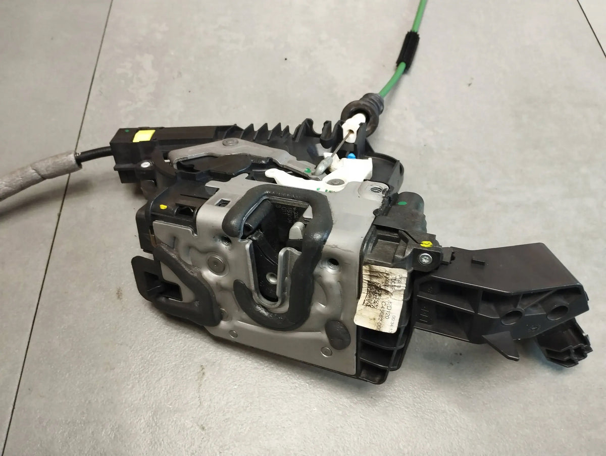 Mercedes-Benz GLC X253 LOCK RIGHT REAR A2220064099