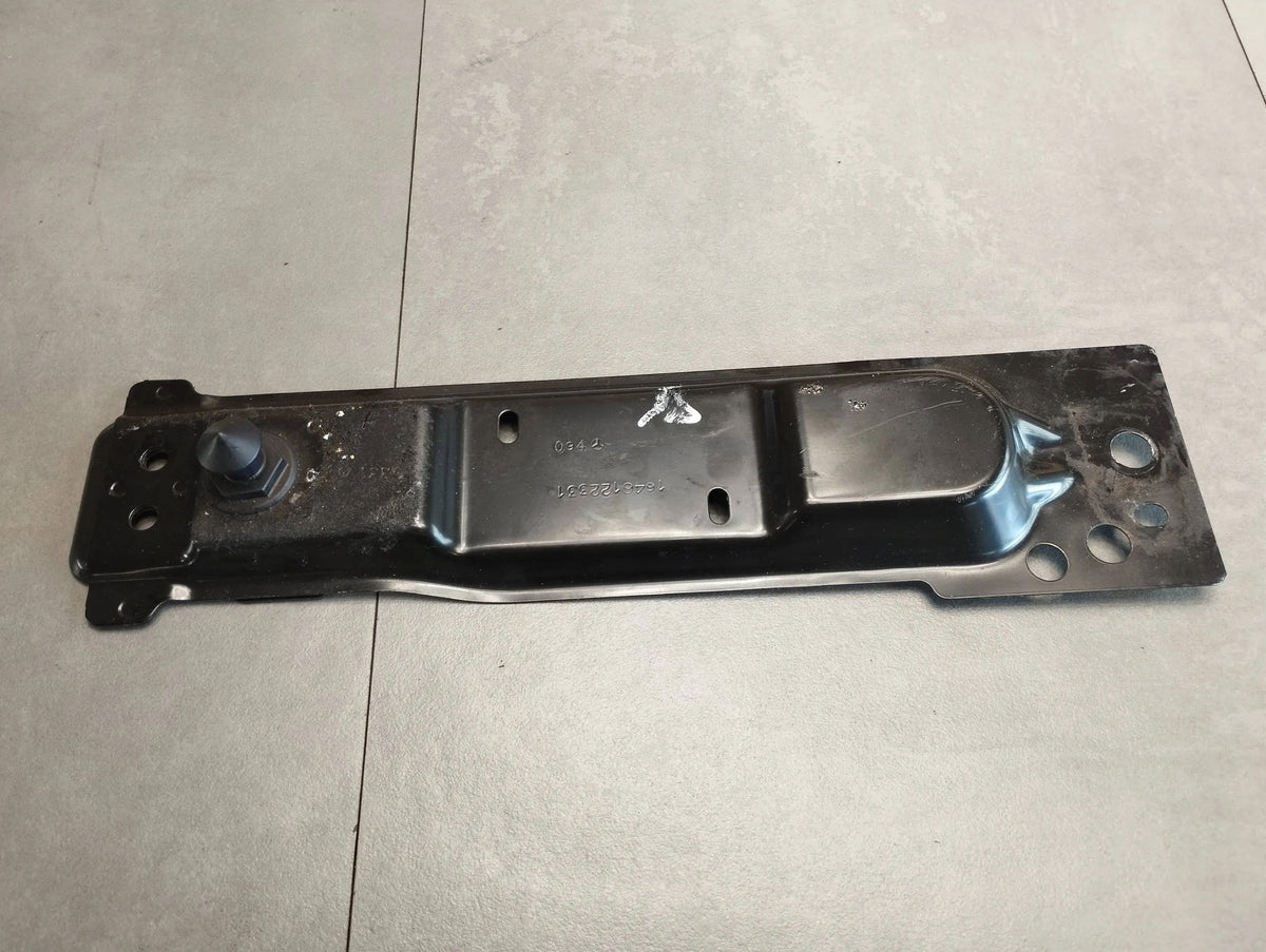 Mercedes ML W164 BOARD MOUNT A1646122331