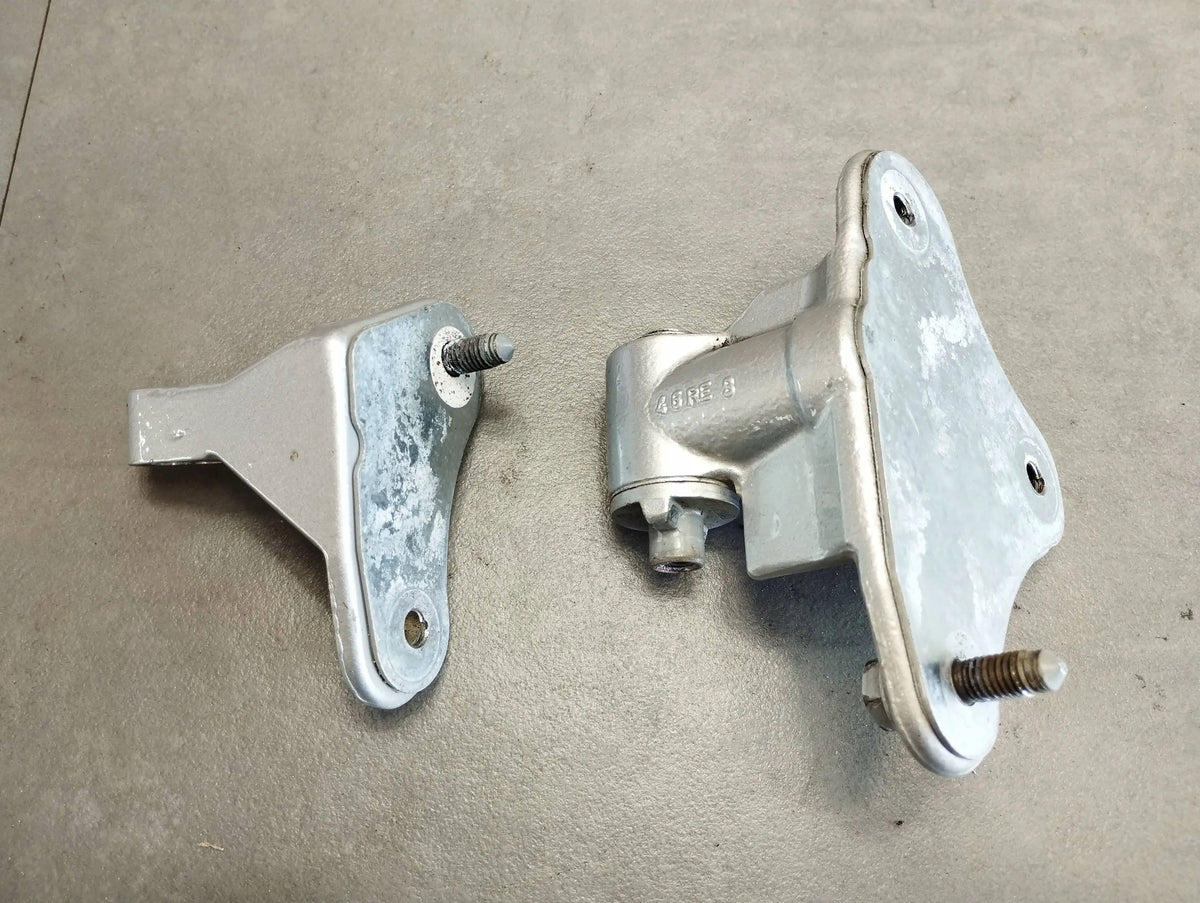Mercedes ML W164 DOOR HINGES RIGHT REAR