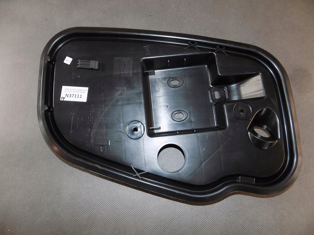 OCTAVIA 3 DOOR CAP RIGHT FRONT 5E0837916E