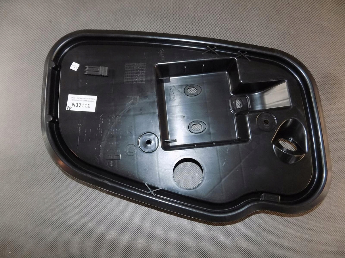 OCTAVIA 3 DOOR CAP RIGHT FRONT 5E0837916E