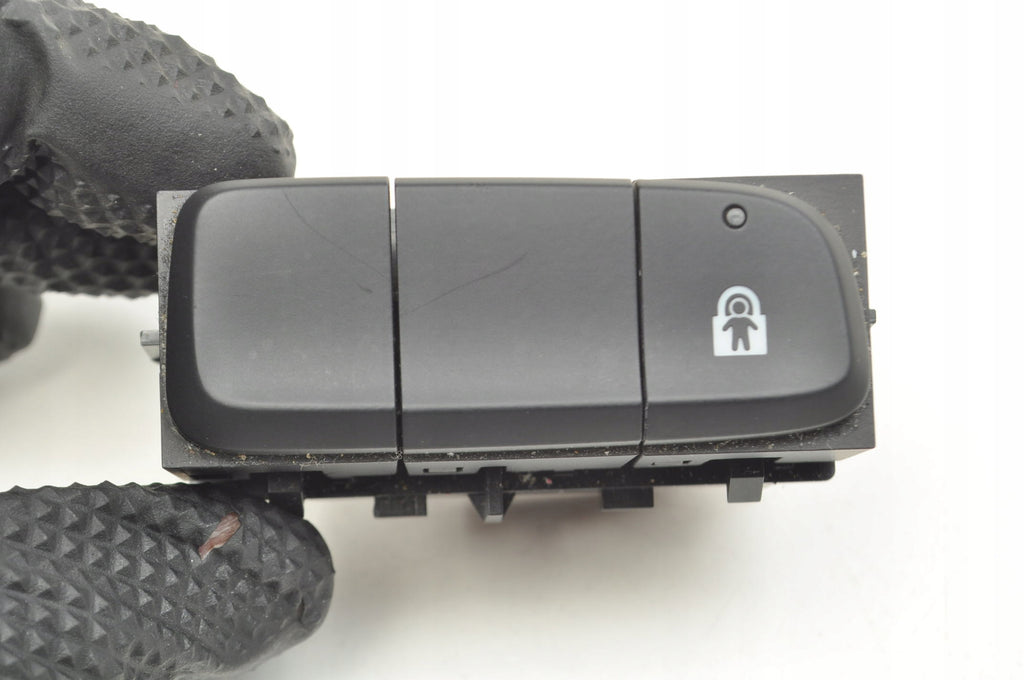 OPEL CORSA F BUTTON SWITCH 035481301