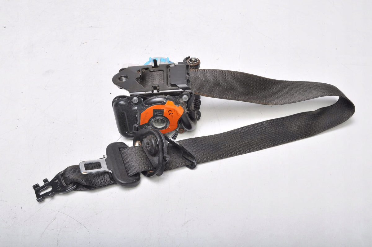 OPEL INSIGNIA AND SEAT BELT RIGHT FRONT LIFT