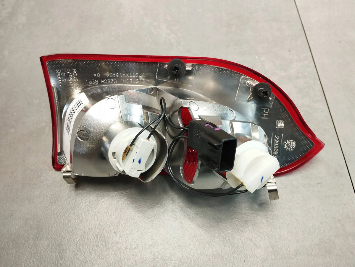 Opel Insignia A KOMBI LAMP RIGHT REAR FLAPS 22950970