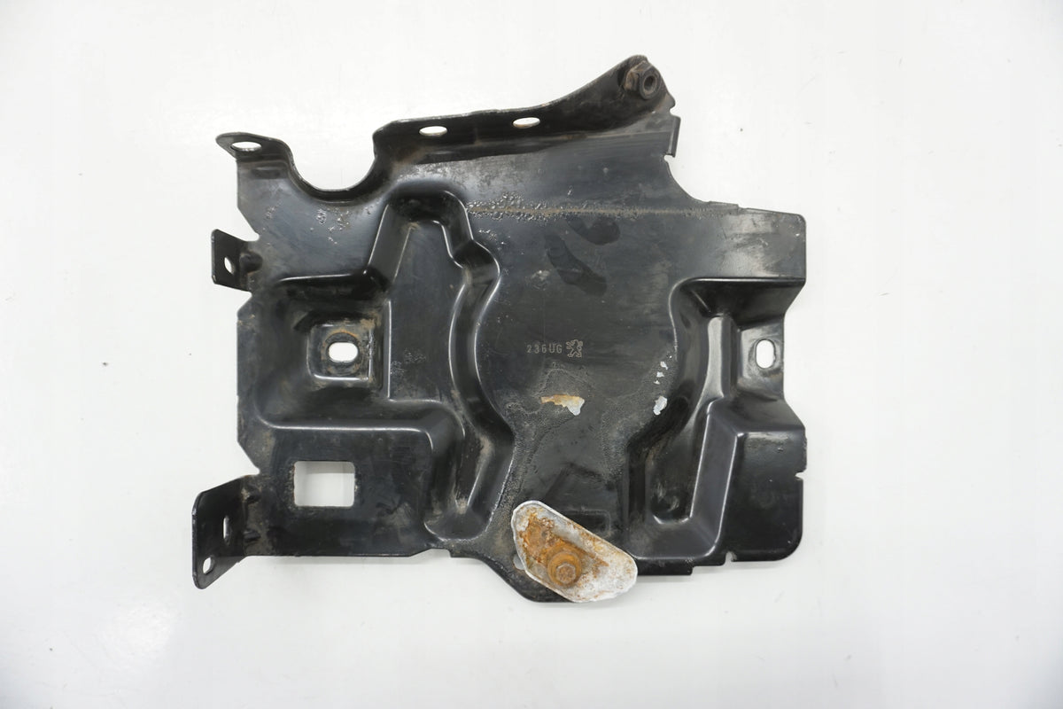 PEUGEOT 3008 AND BATTERY BASE