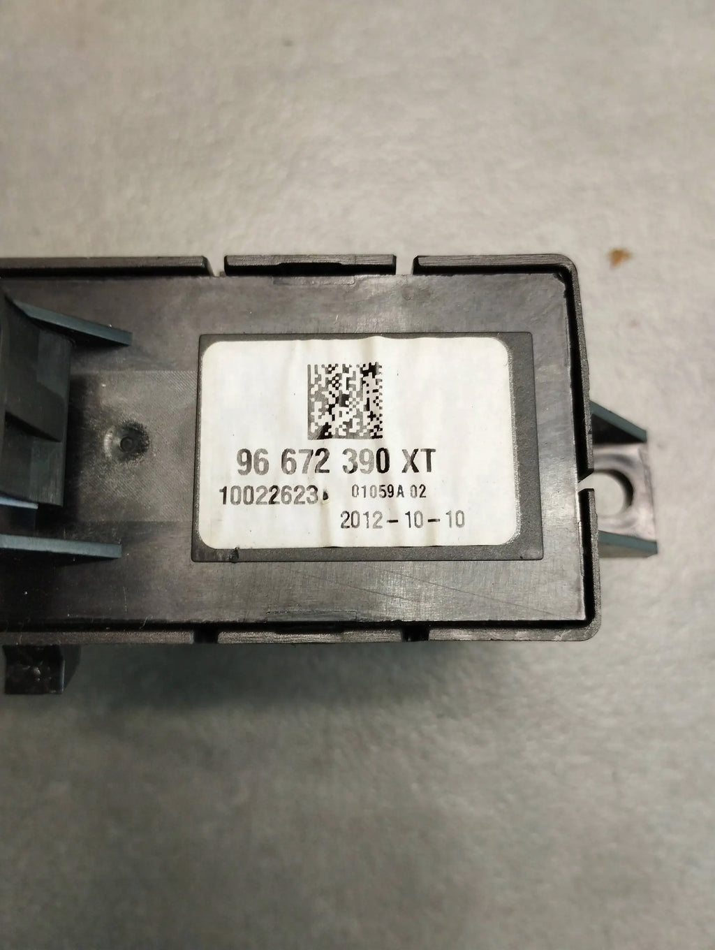 Peugeot 3008 AND PANEL SWITCHES 96672390XT