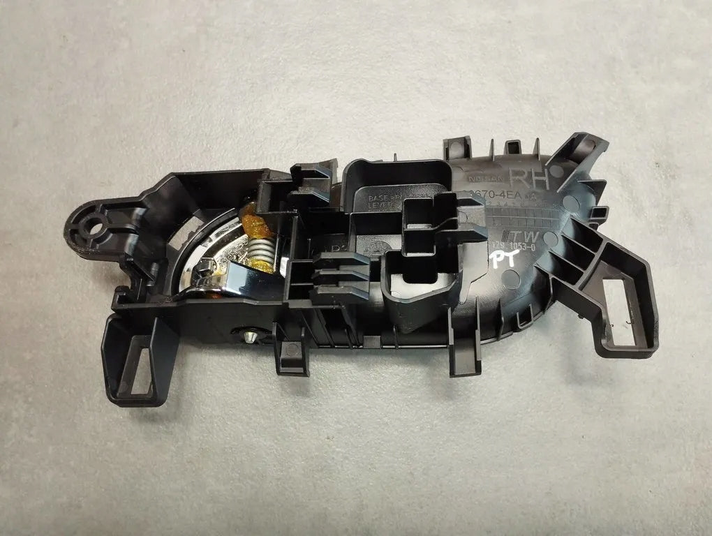 Renault Kadjar DOOR HANDLE INSIDE RIGHT REAR 806704EA