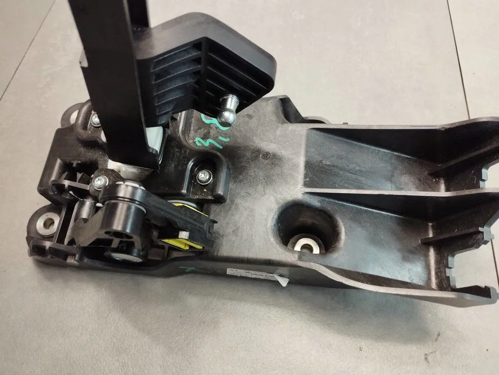 Renault Kadjar GEAR LEVER SELECTOR 341042625R