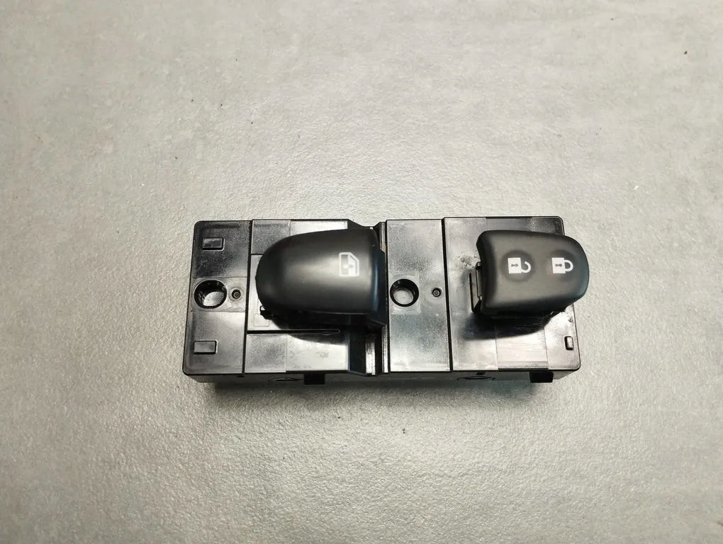 Renault Kadjar WINDOW SWITCH RIGHT FRONT