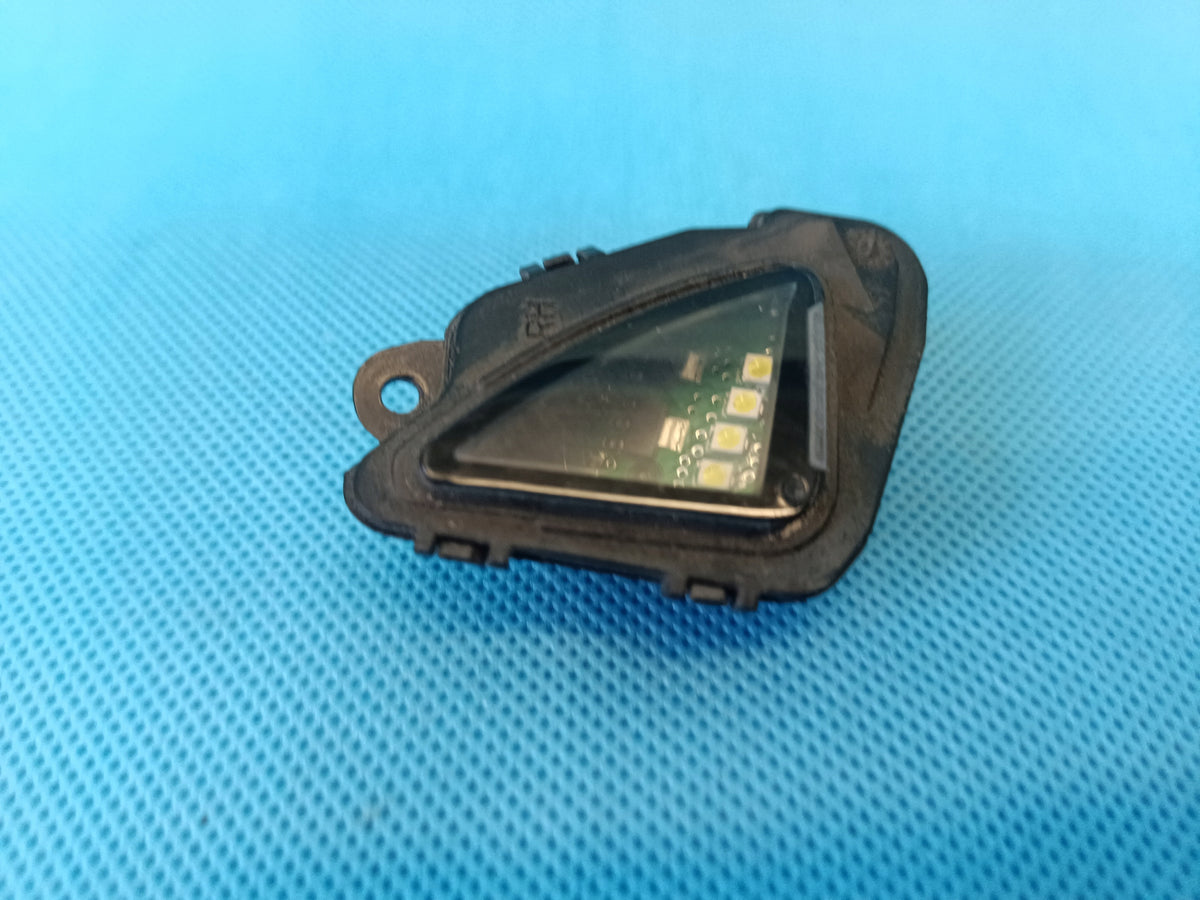 SEAT LEON 4 IV FR COMBI 2.0 TDI 110KW 21R MIRROR LIGHTING RIGHT SIDE