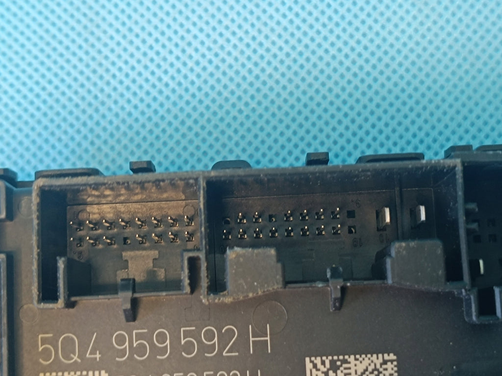 SEAT LEON 4 IV FR COMBI 2.0 TDI 2021 R DOOR CONTROLLER MODULE RIGHT FRONT