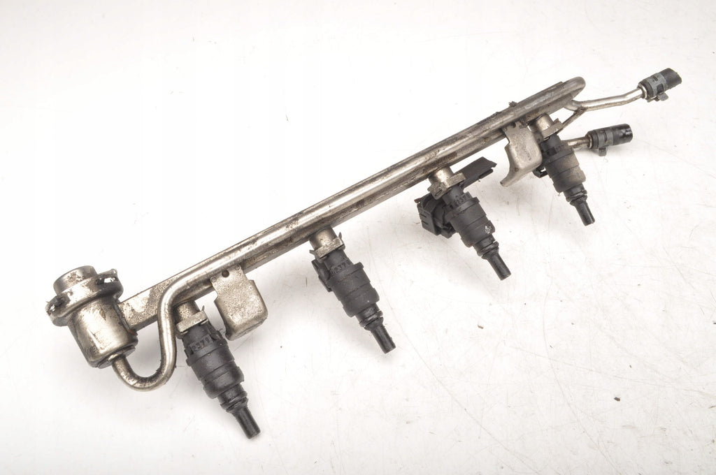 SEAT LEON AND 1.8 INJECTION RAIL 06A906031AF