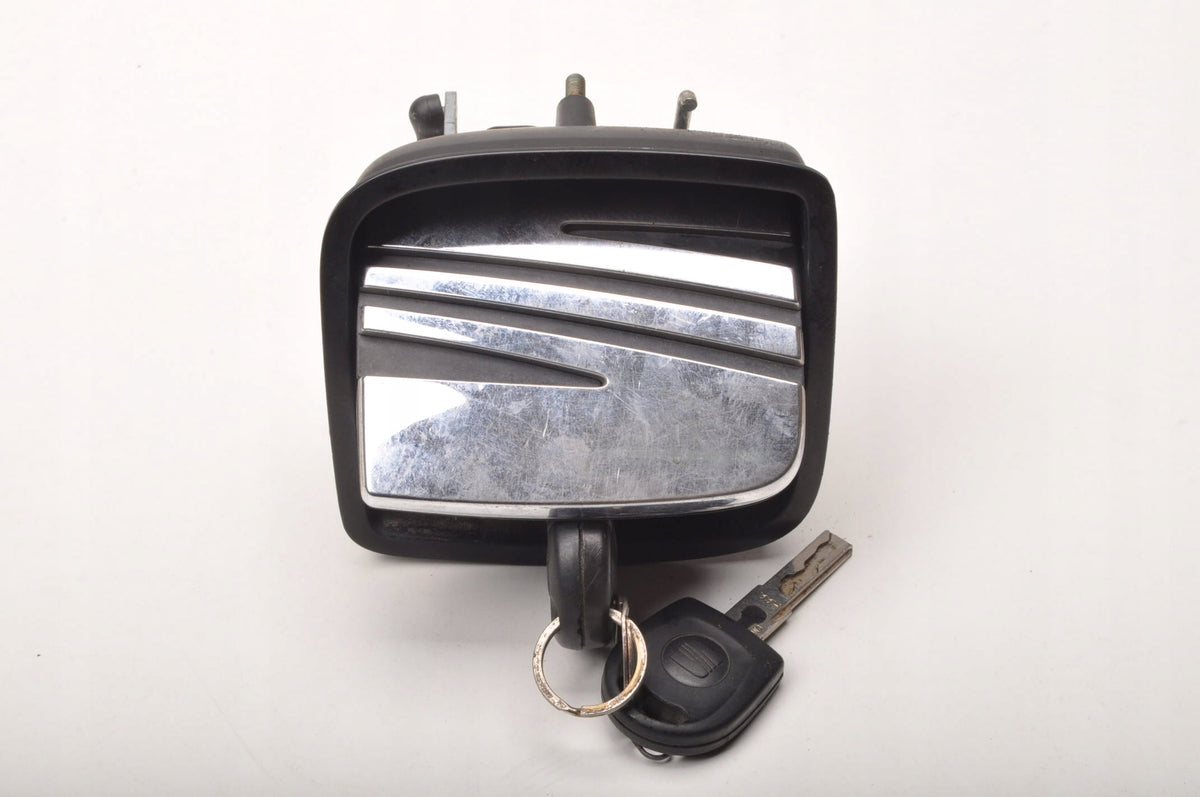 SEAT LEON AND TRUNK HANDLE KEYS HB 5D