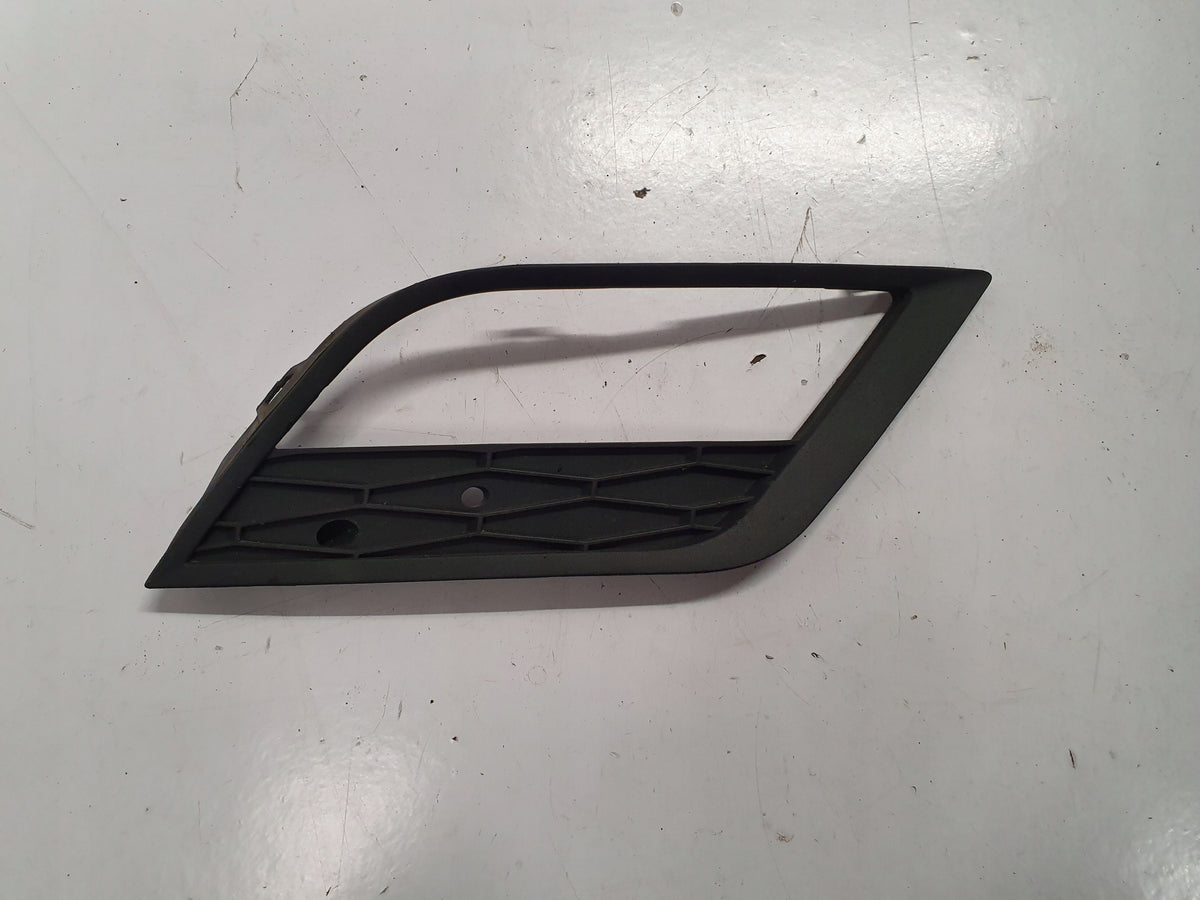 SEAT LEON III KOFANGERGITTER HØJRE 5F0853666A