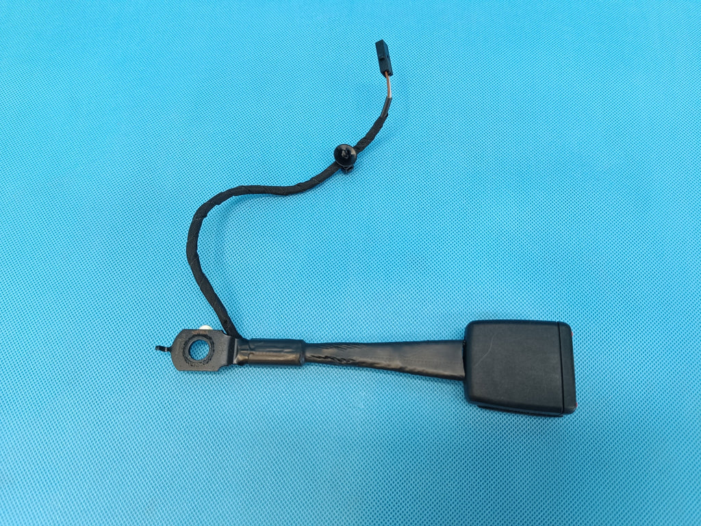 SKODA KAROQ 1,5 TSI 110KW 2020 R DRIVER'S SEAT CLIP 57A857755E