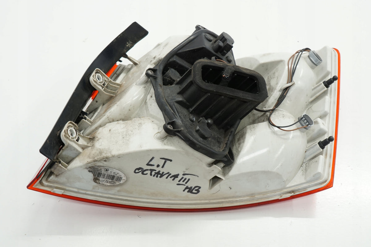 SKODA OCTAVIA III HB 16R LAMP LEFT REAR