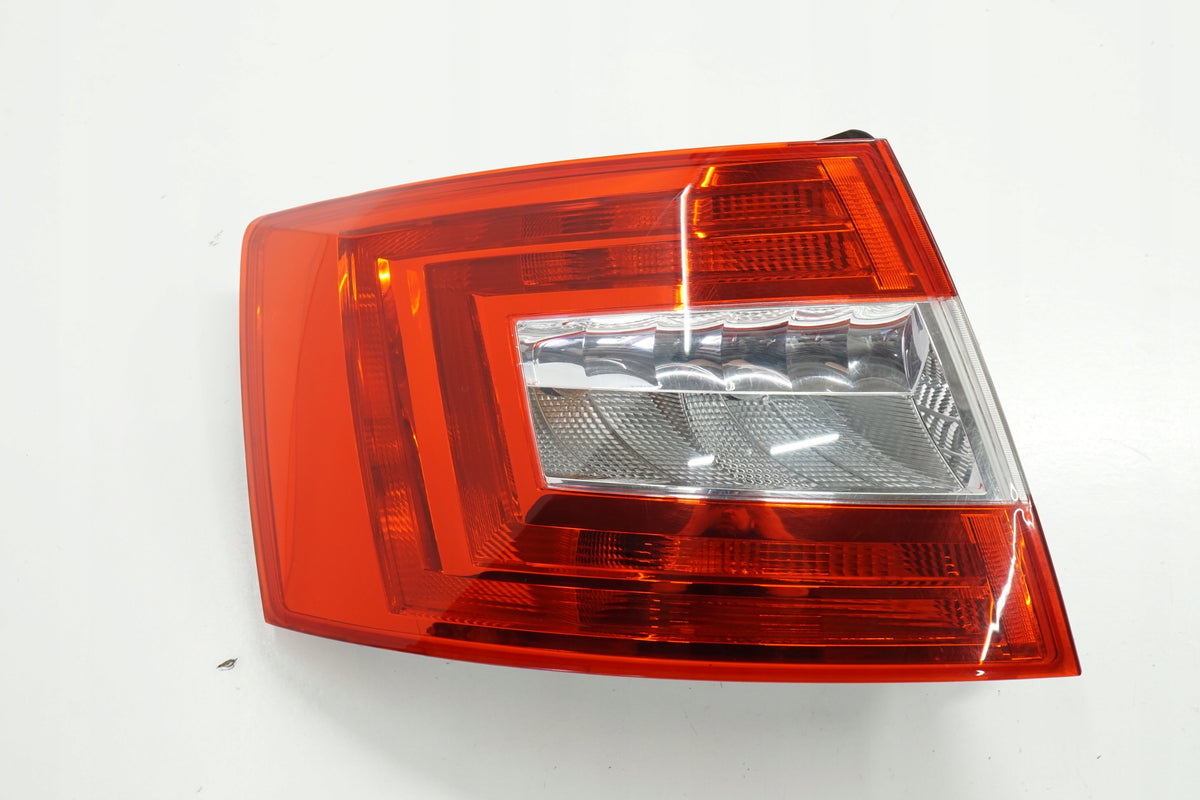 SKODA OCTAVIA III HB 16R LAMP LEFT REAR