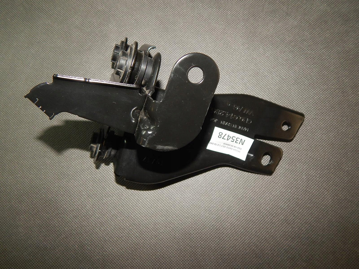 SKODA RAPID ABS PUMP MOUNT 6R0614235F