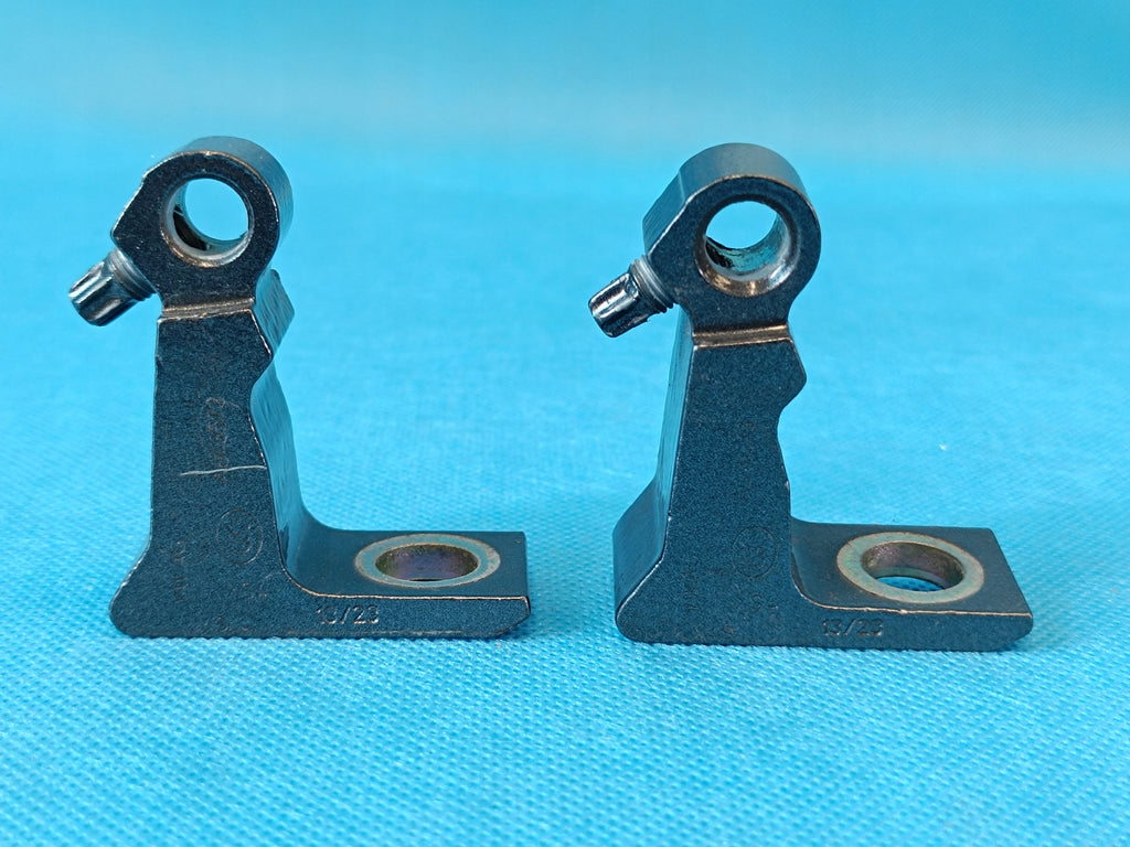 SKODA SUPERB 3 LIFT 2.0 TDI 110KW 2023 R DOOR HINGES RIGHT REAR 8X0831404B