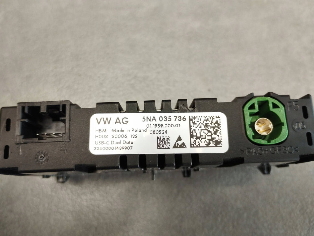 Seat Leon IV 2024 CONNECTOR USB PORT 5NA035736