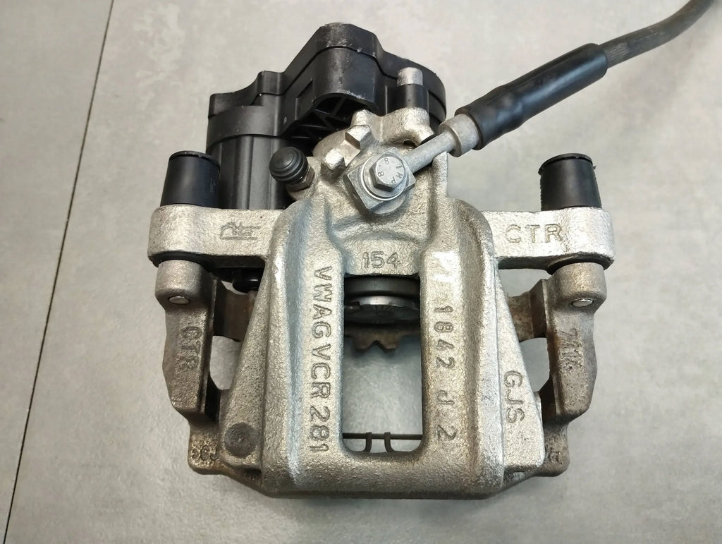 Skoda Octavia Mk4 CLAMP RIGHT REAR 5R3615406A