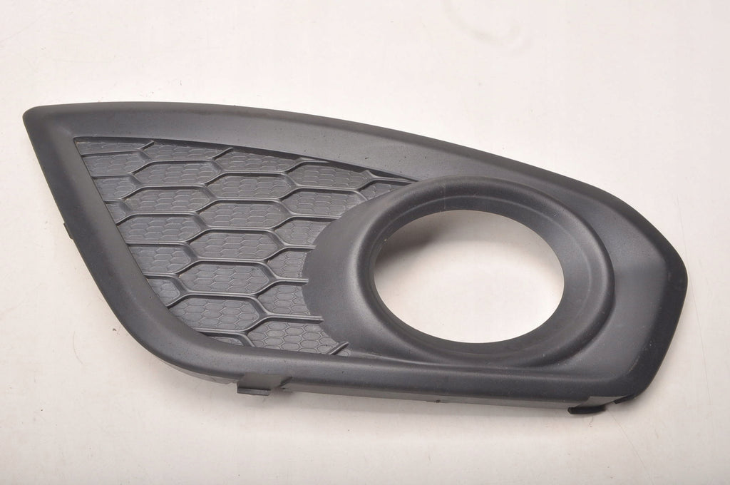 VOLVO C30 FRAME HALOGEN GRILLE BUMPER RIGHT 31323410