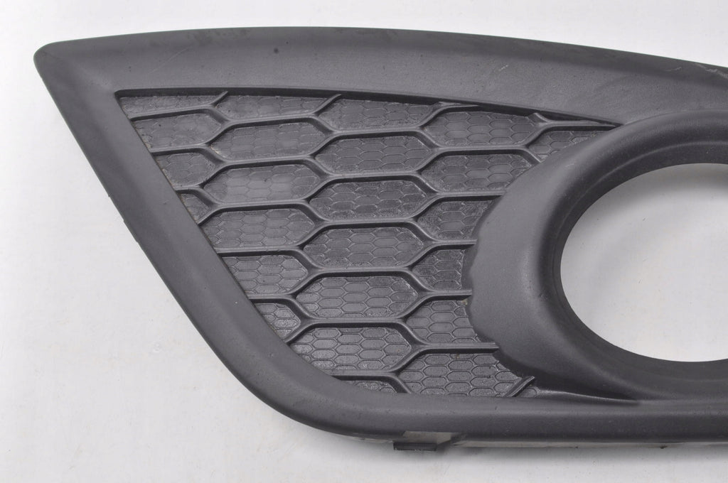 VOLVO C30 FRAME HALOGEN GRILLE RIGHT BUMPER LIFT 31323410