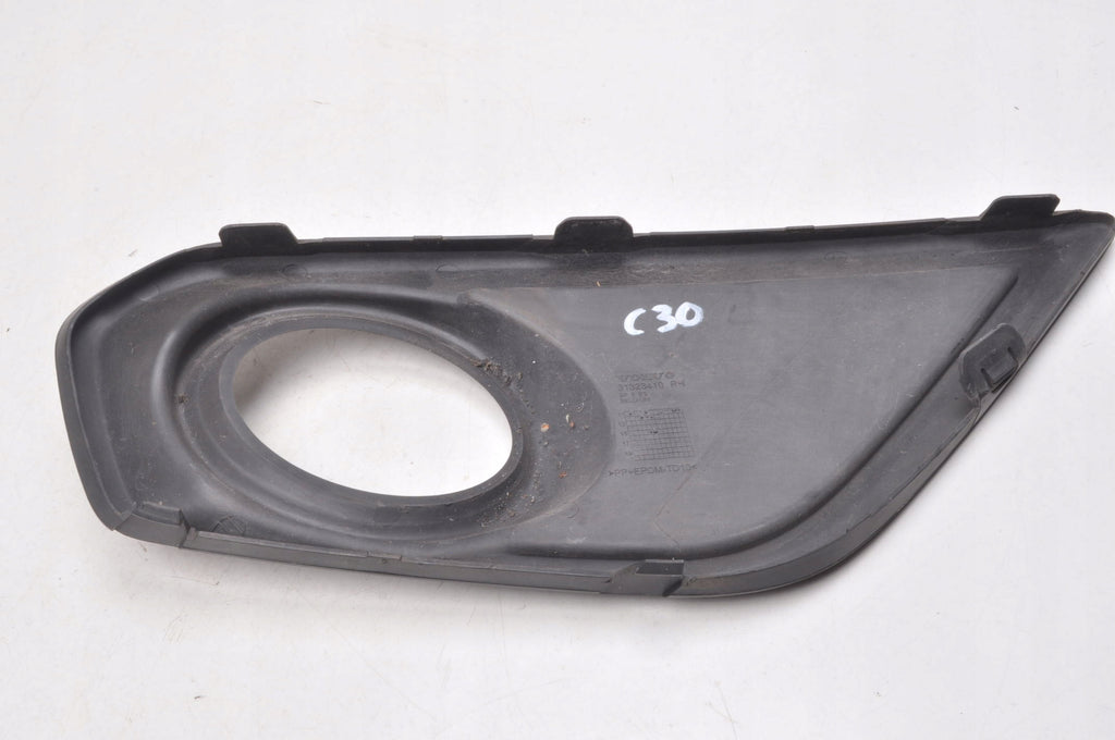 VOLVO C30 FRAME HALOGEN GRILLE RIGHT LIFT 31323410