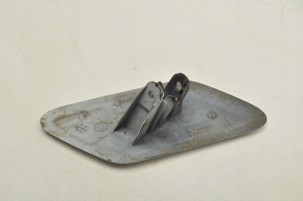 VOLVO C30 LAMP WASHER CAP LEFT 31214637 614-46 LIFT