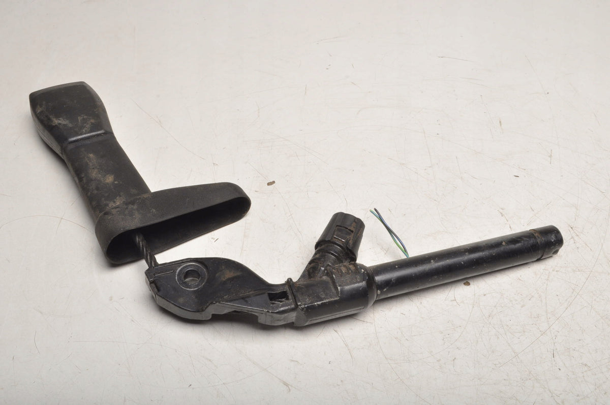 VOLVO S40 II V50 SEAT BELT TENSIONER RIGHT