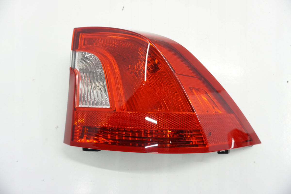 VOLVO S60 II LAMP RIGHT REAR 30796268