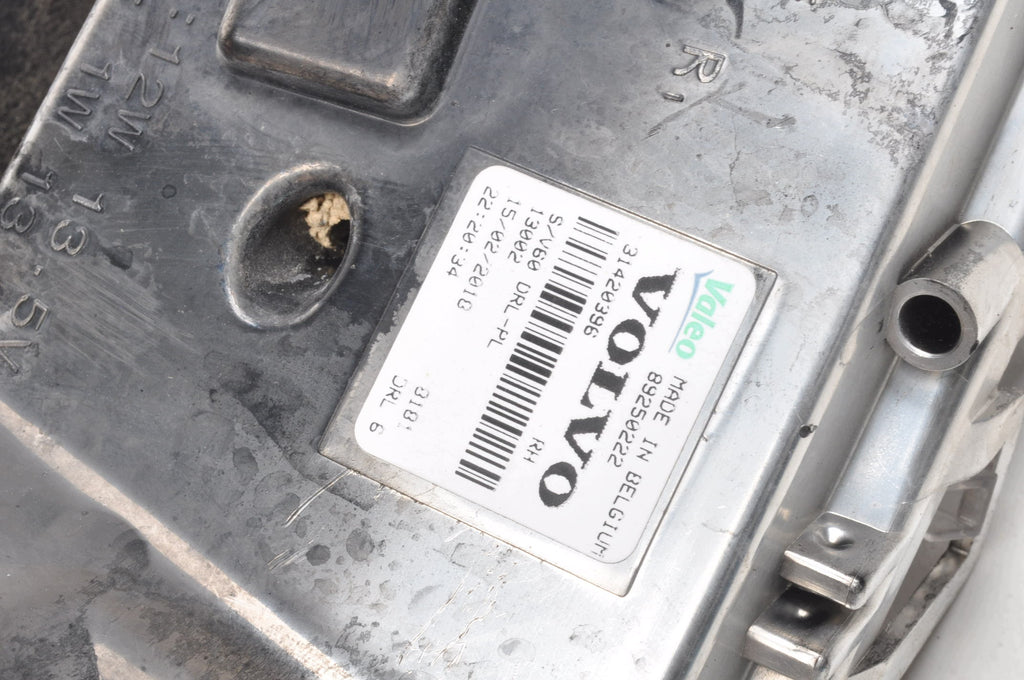 VOLVO S60 V60 LED LAMP RIGHT 31420396